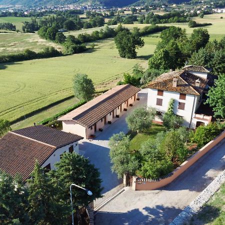 Santa Croce Villa Fossato di Vico Eksteriør billede